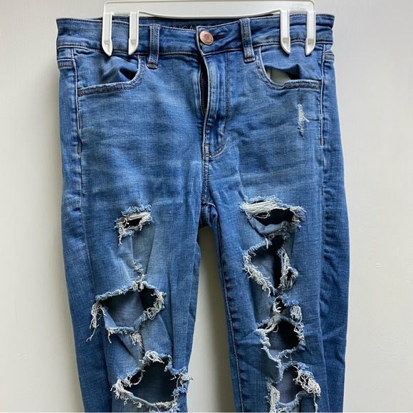 American Eagle Distressed Hi Rise Super Stretch Jeggings Size 6-Regular Jeans - Picture 2 of 7